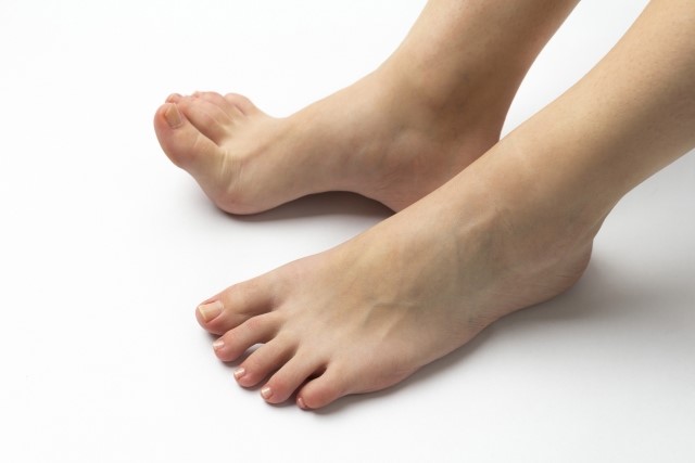 足踏みダイエットのやり方!お腹や下腹の引き締め効果も!